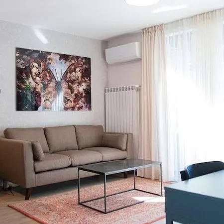 Madrid: A Modern 2-bedroom With Parking Apartment Sofia