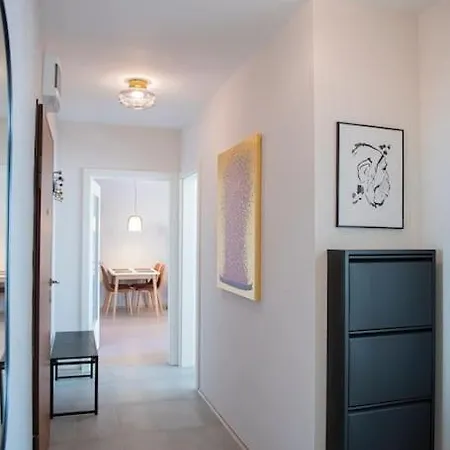 Madrid: A Modern 2-bedroom With Parking Apartment Sofia